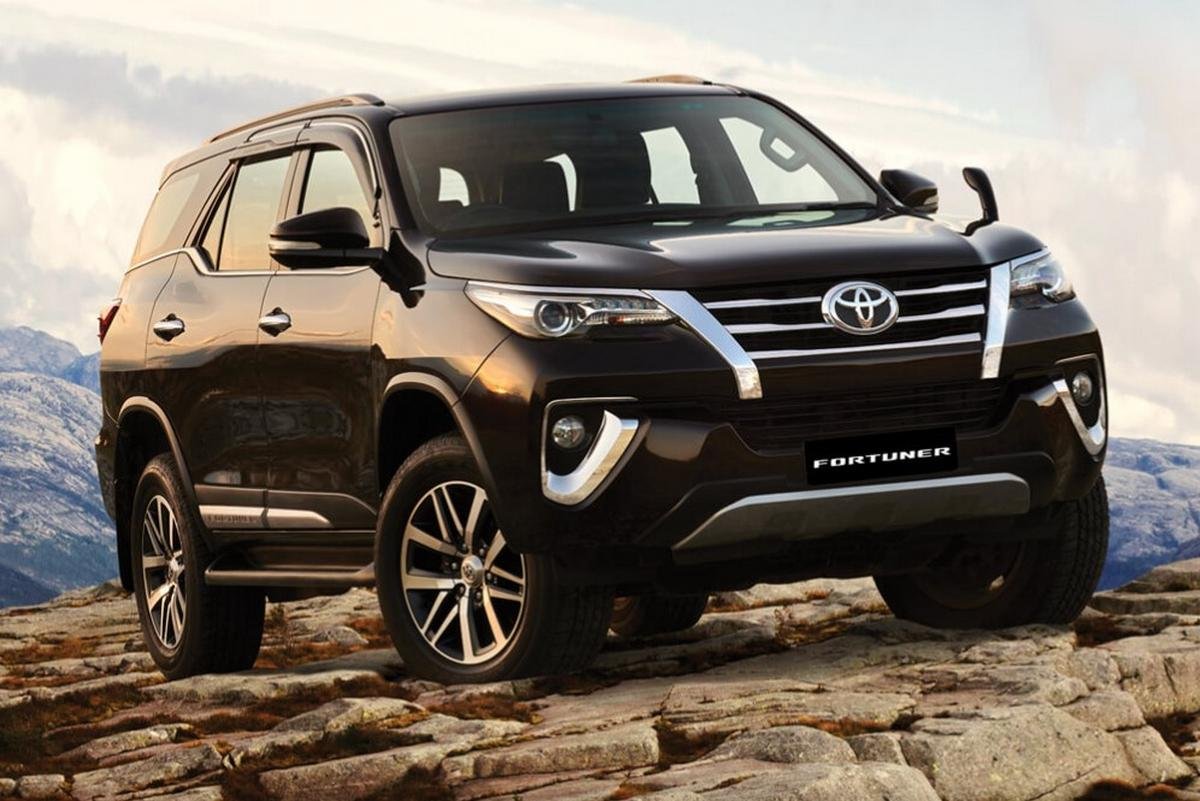 toyota fortuner front view