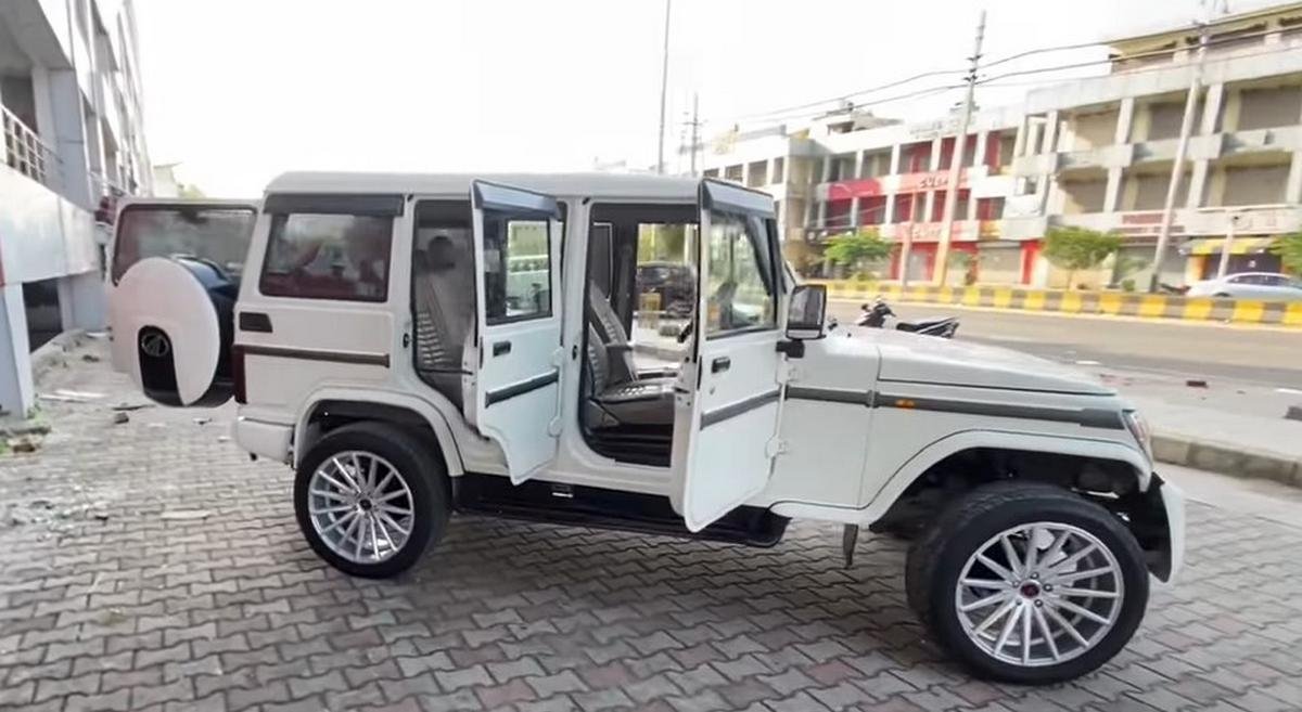 Modified Mahindra Bolero Looks CRAZY with Massive 20-inch Alloy Wheels