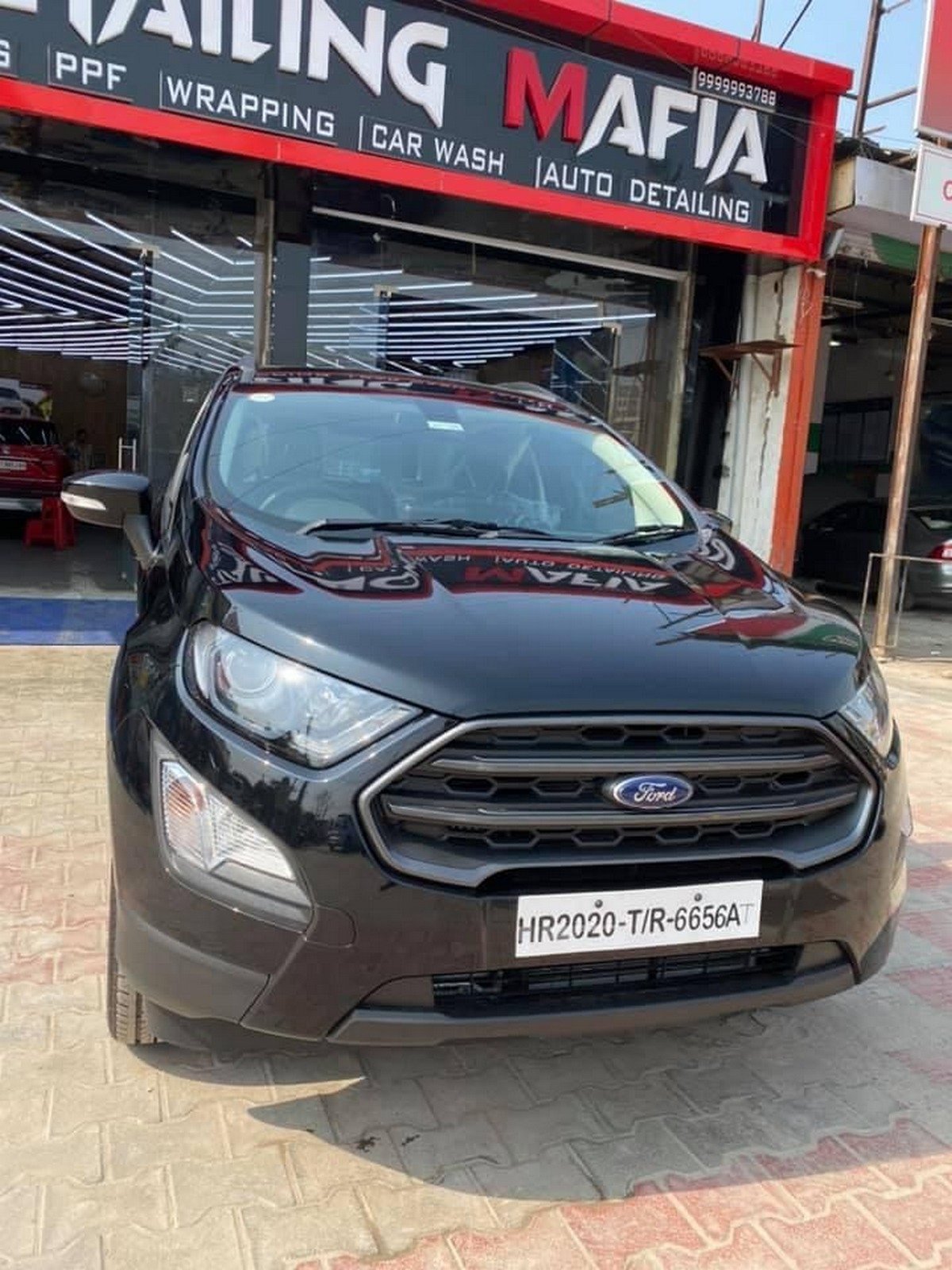 Front-look-of-Ford-EcoSport
