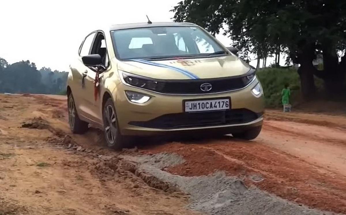 tata altroz ground clearance tested front angle