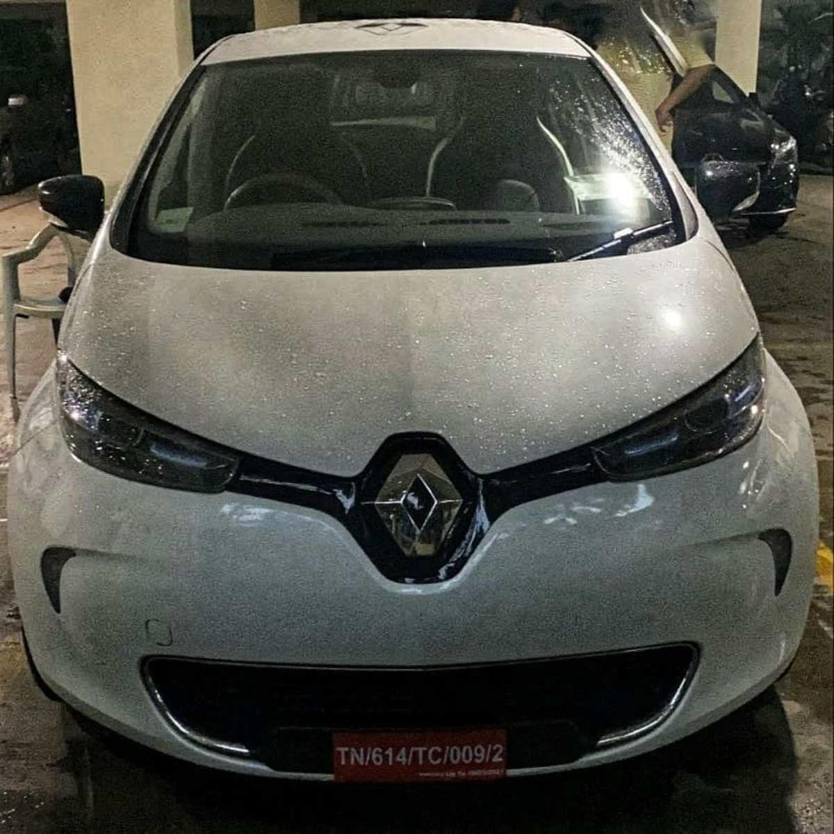 renault zoe ev spied front angle