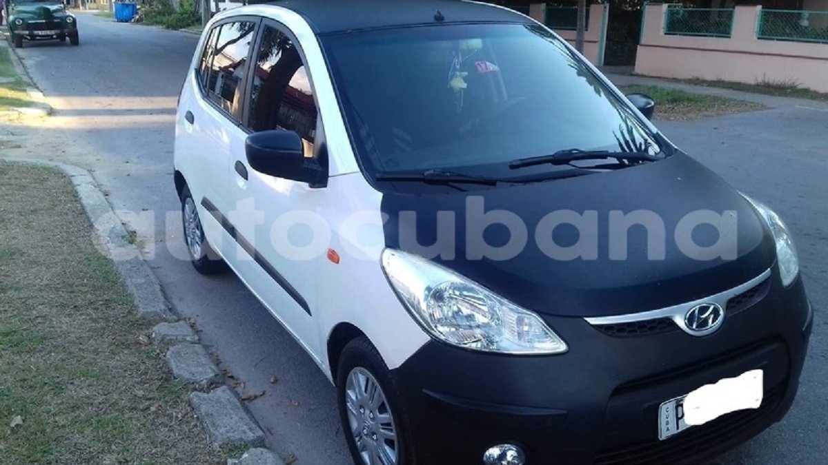 Here’s an Old Hyundai i10 That Costs Whopping Rs. 40 Lakh in Cuba