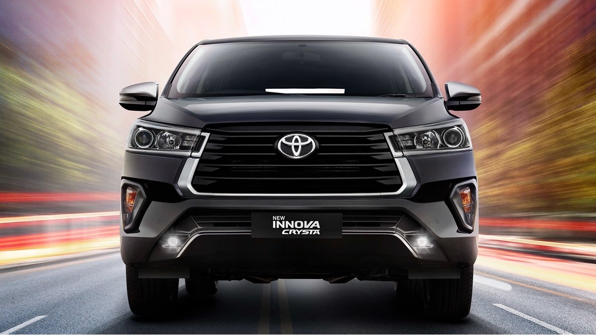 Front-fascia-of-2021-Toyota-Innova-Crysta-facelift