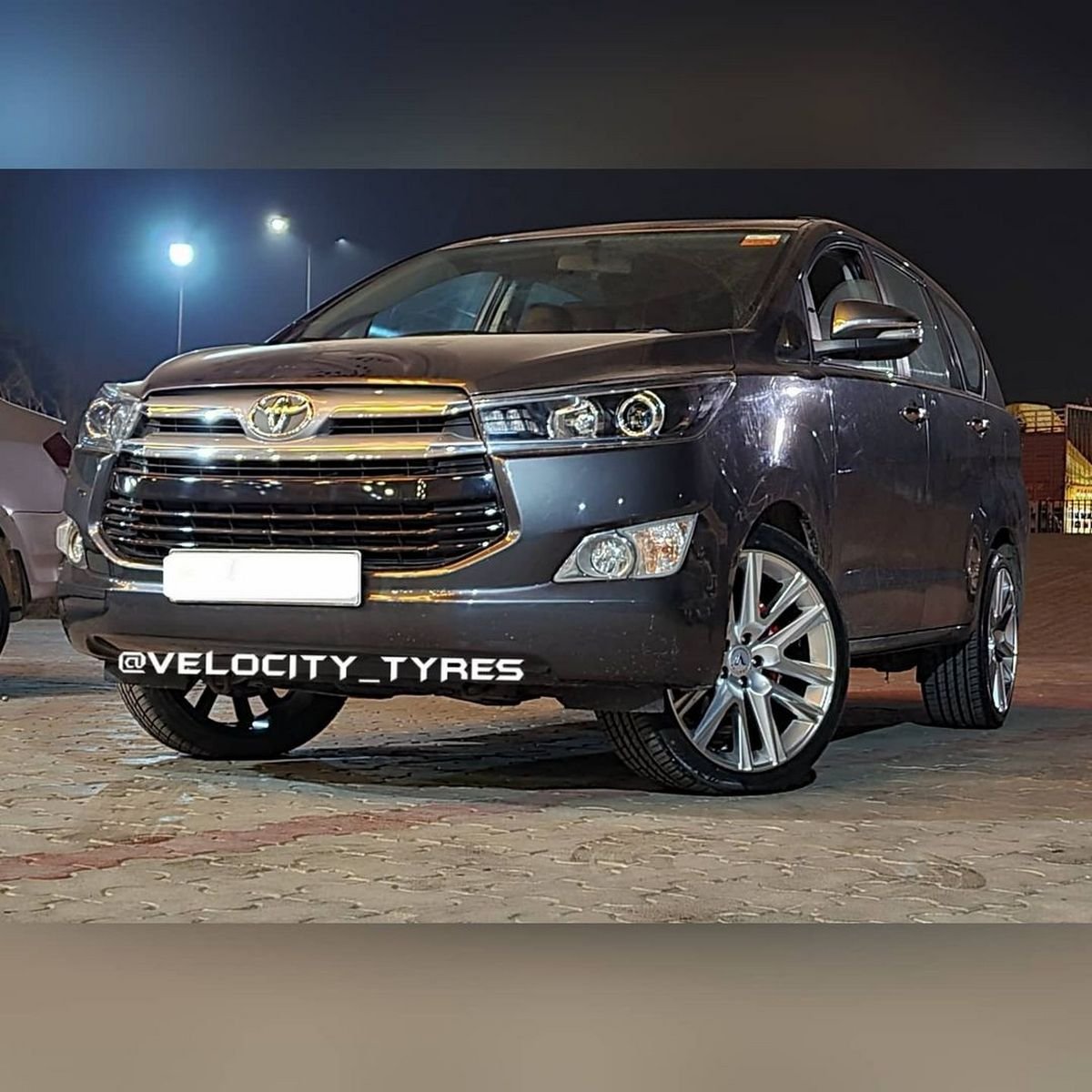 Front-side-look-of-Toyota-Innova-Crysta
