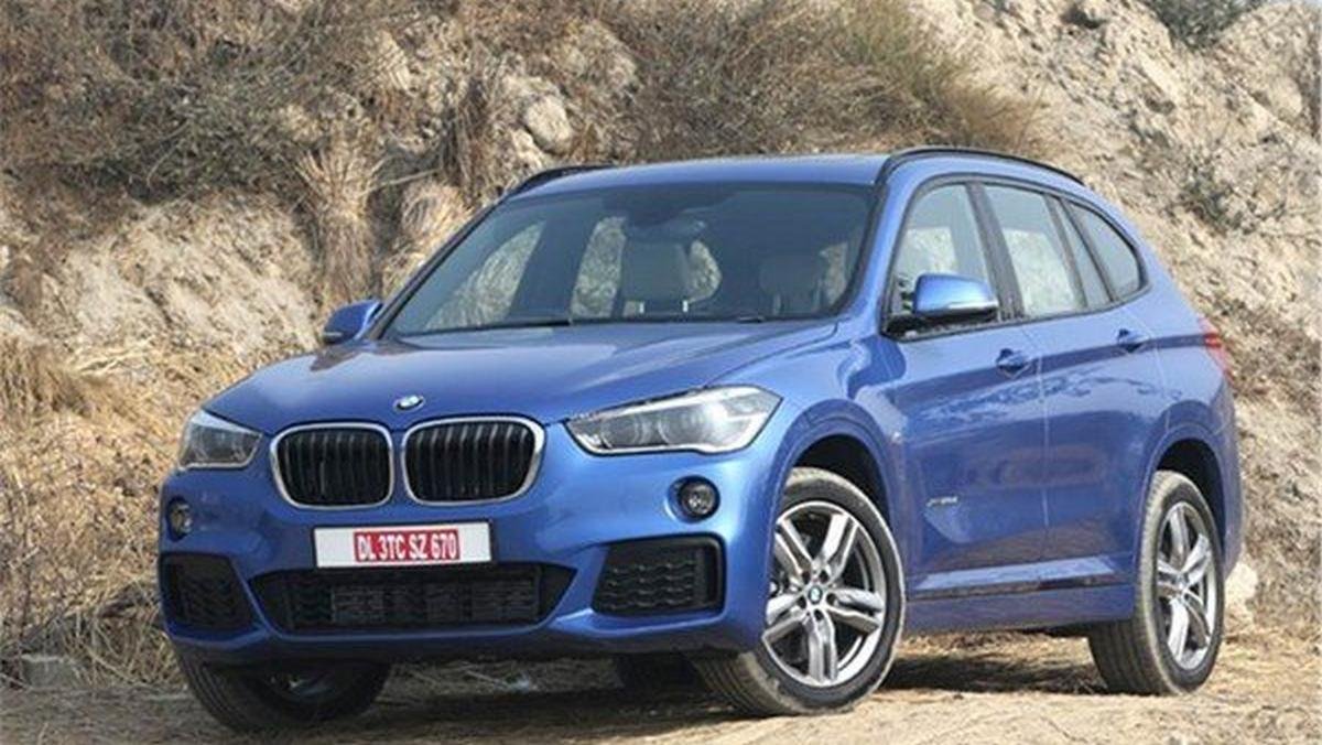 2016 bmw x1 blue front angle