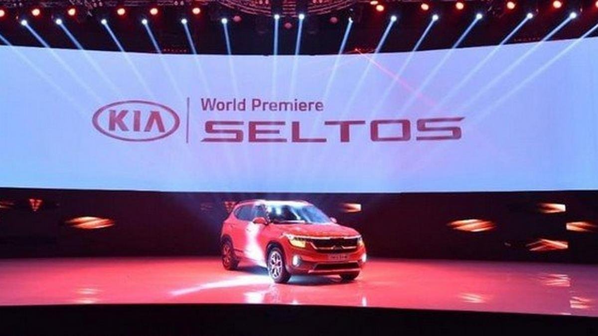 kia seltos red front view