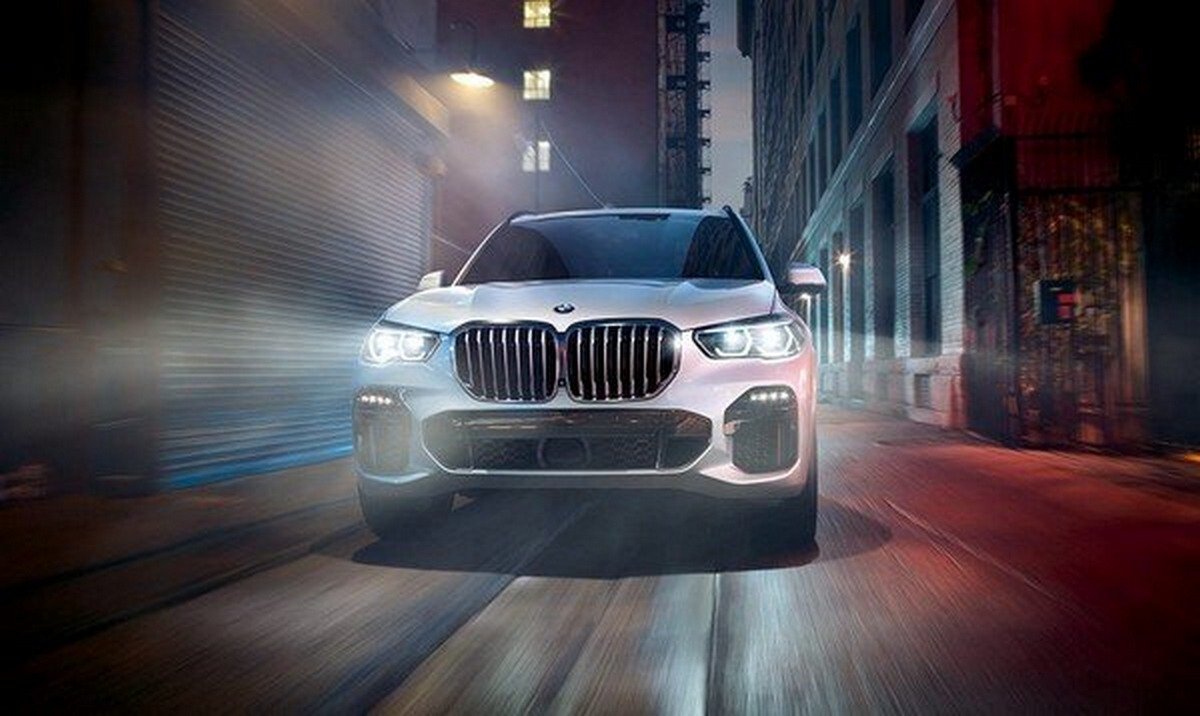 2019 BMW X5, white colour, front angular look