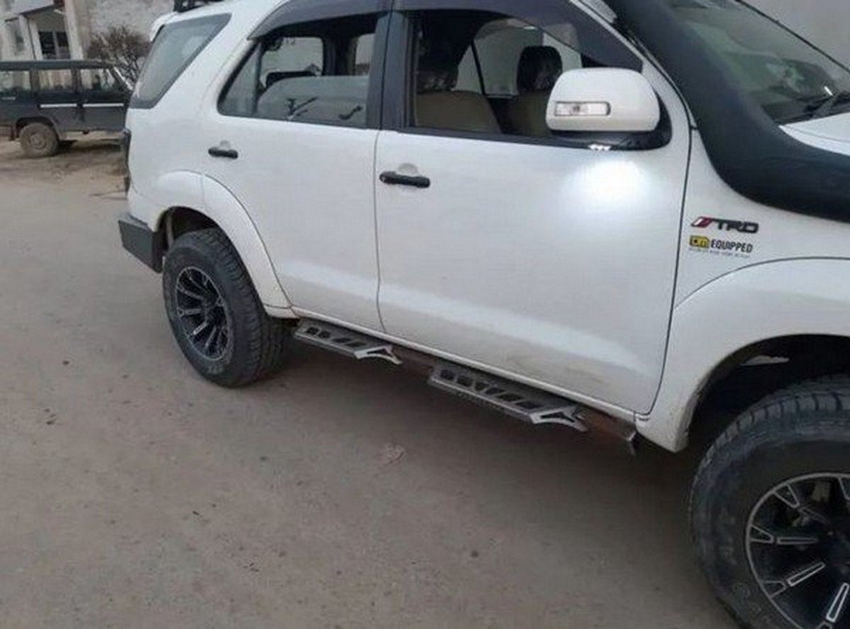 2009 toyota fortuner modified white and black side profile