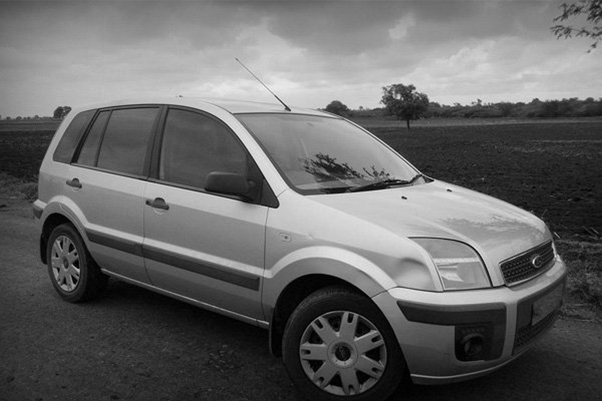 black and white picture of a ford fusion diesel