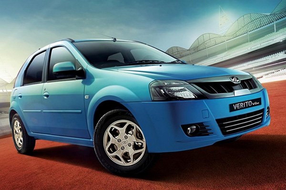 a blue Mahindra Verito Vibe