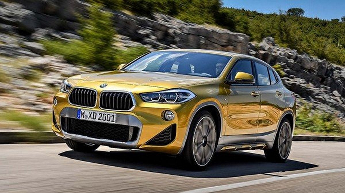 BMW X2, Yellow, Front Left Side