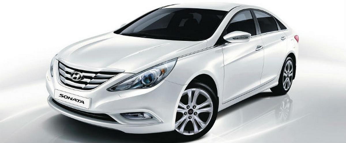 sonata fluidic silver front three quarters left side