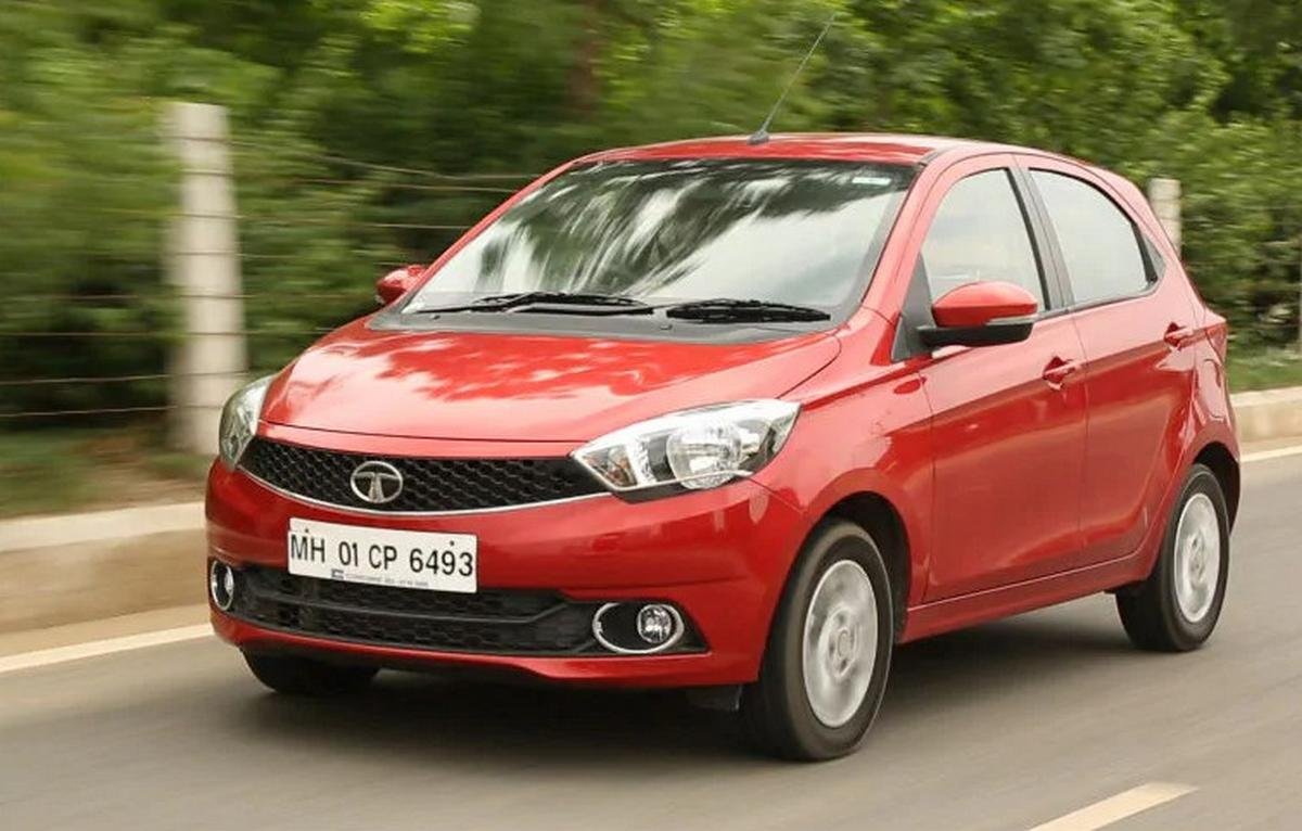 tata tiago amt red front angle