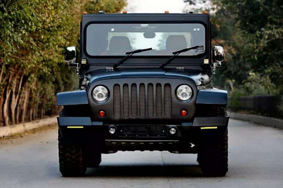 custom jeep thar black front angle