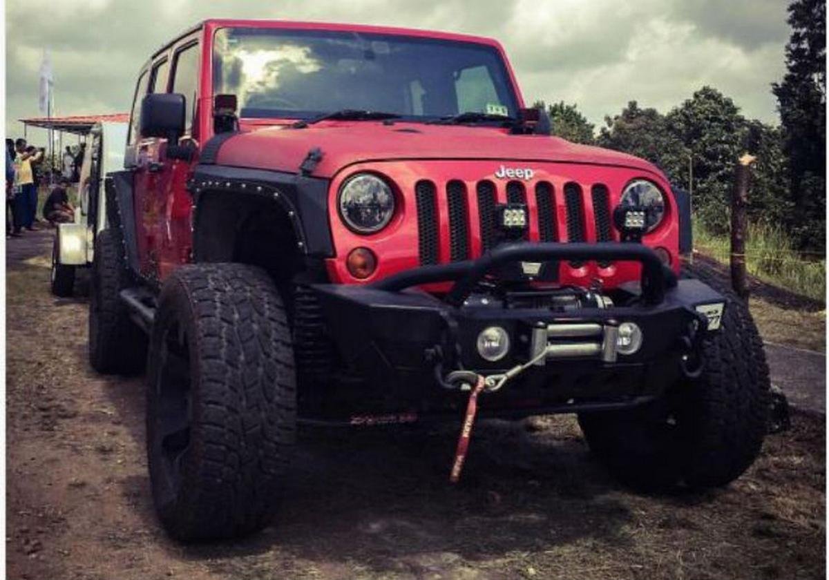 Jeep wrangler modified red colour front grille