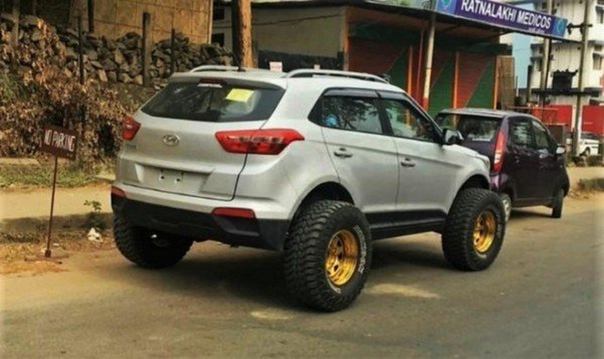 Hyundai Creta VIPMANDEER with massive wheels rear look