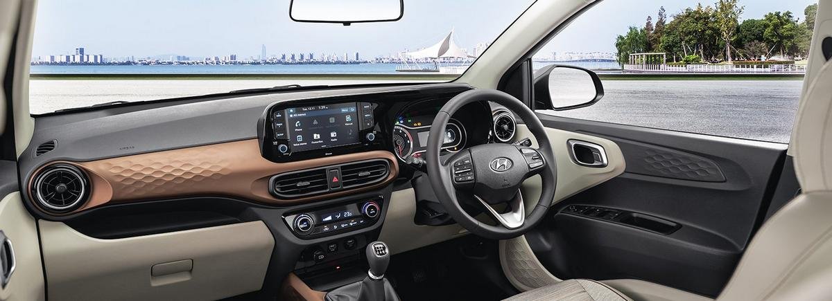 Hyundai Aura vs Volkswagen Ameo: Hyundai Aura dashboard
