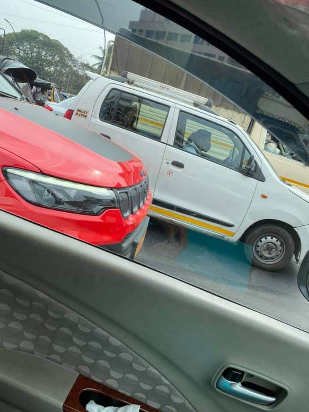 Front-side-look-of-upcoming-Jeep-Compass-facelift