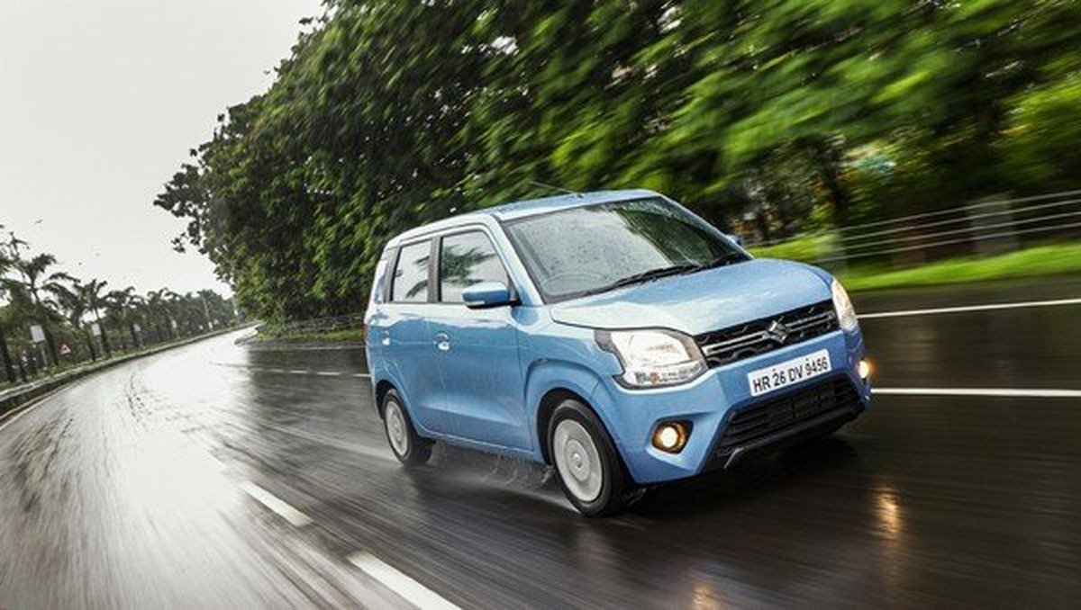 2019 maruti wagon-r blue front angle in action