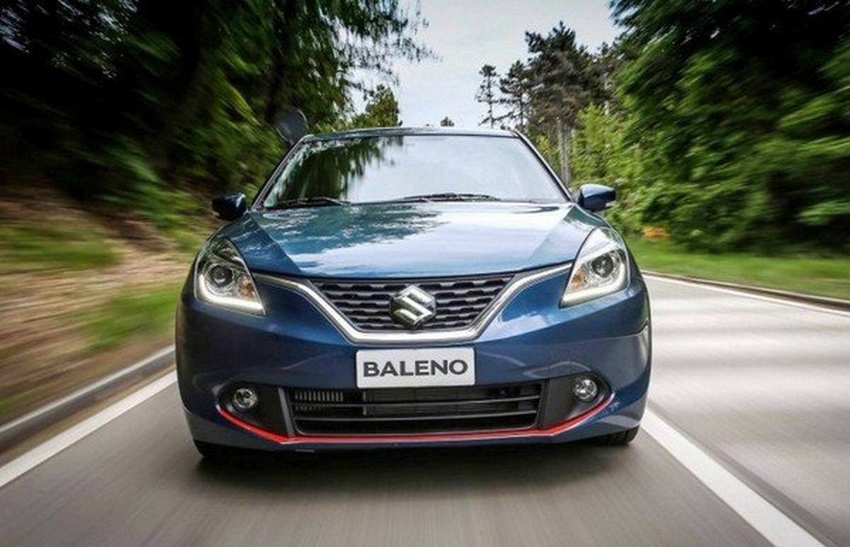 2019 Maruti Baleno blue front in action