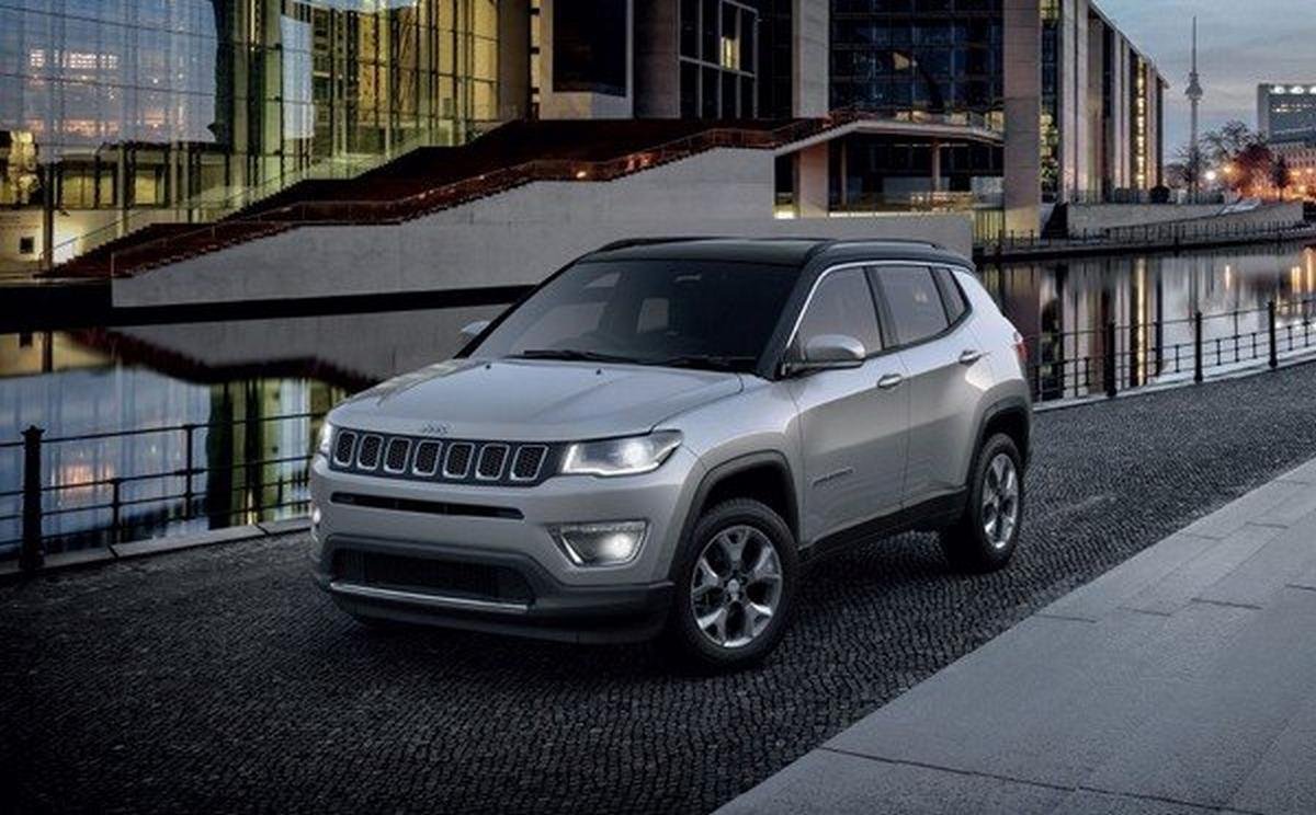 Jeep compass grey colour front angle