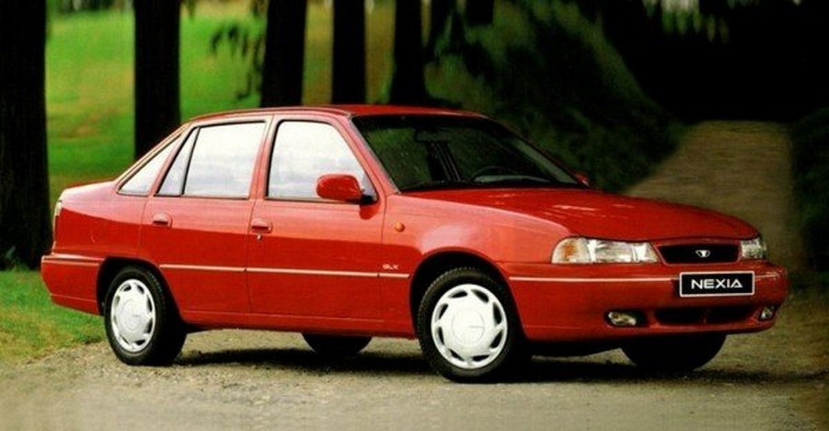 daewoo nexia red side profile angle