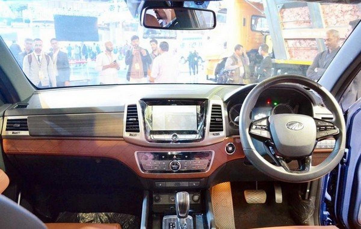 2018 Mahindra XUV700 interior dark yellow colour