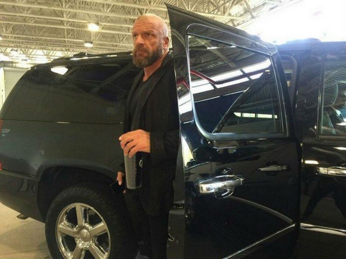 triple h cadillac escalade black side profile angle