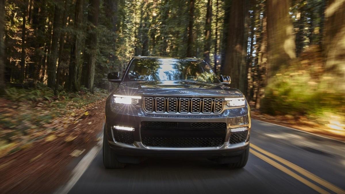 2021-jeep-grand-cherokee-l-front-end