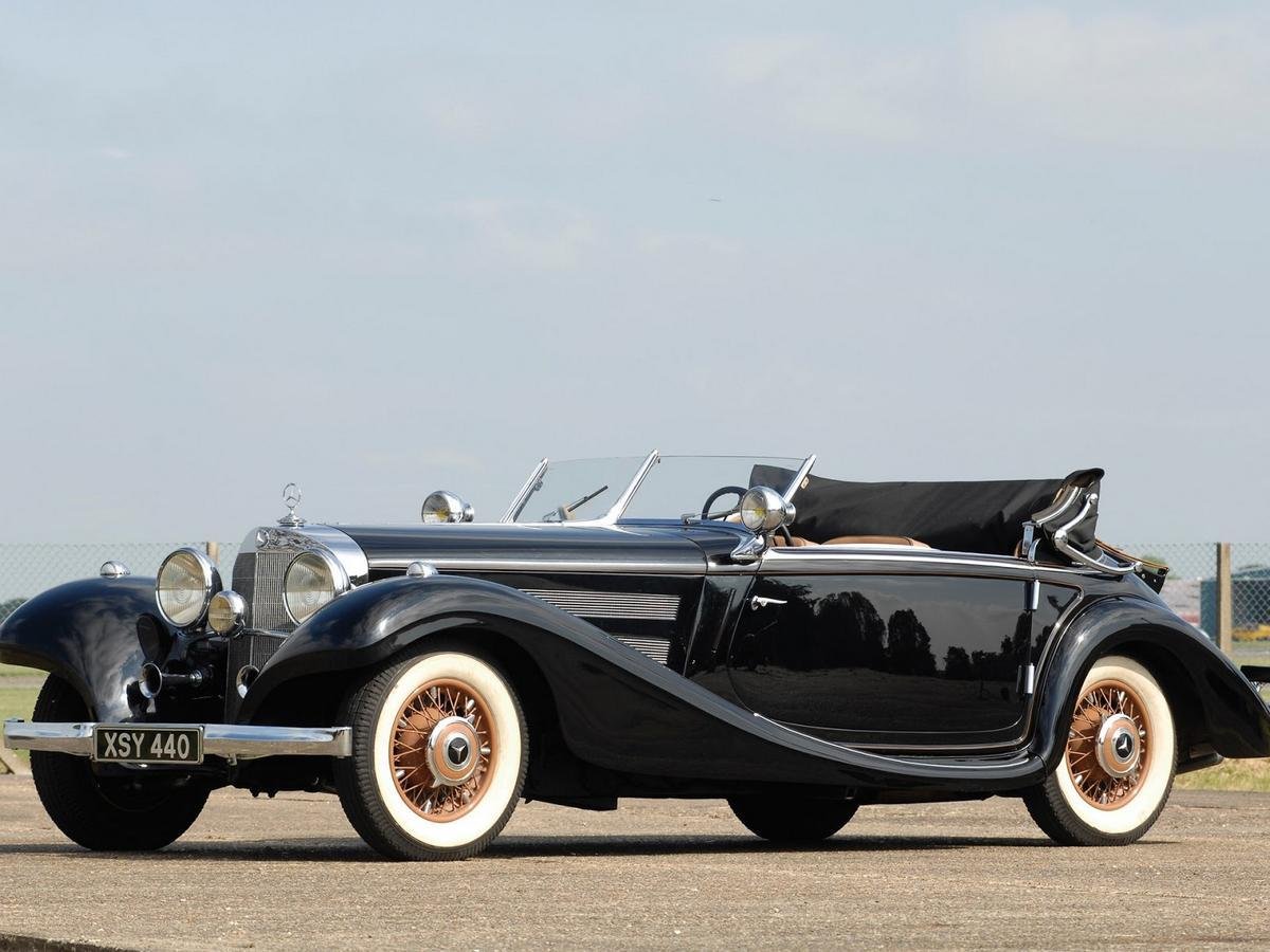 black Mercedes-Benz 500k