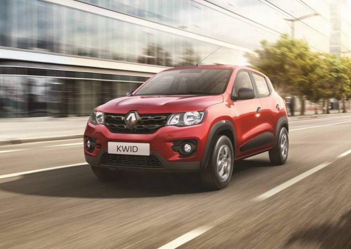 red renault kwid front side view