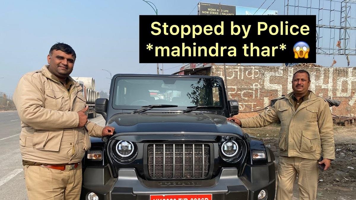 Policemen Stop New-gen Mahindra Thar, Appreciate Its Design [VIDEO]