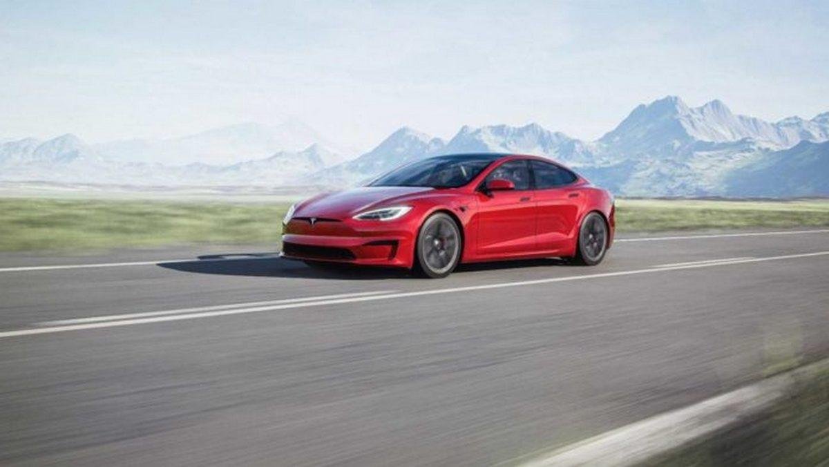 Tesla-Model-S-Front-side-look