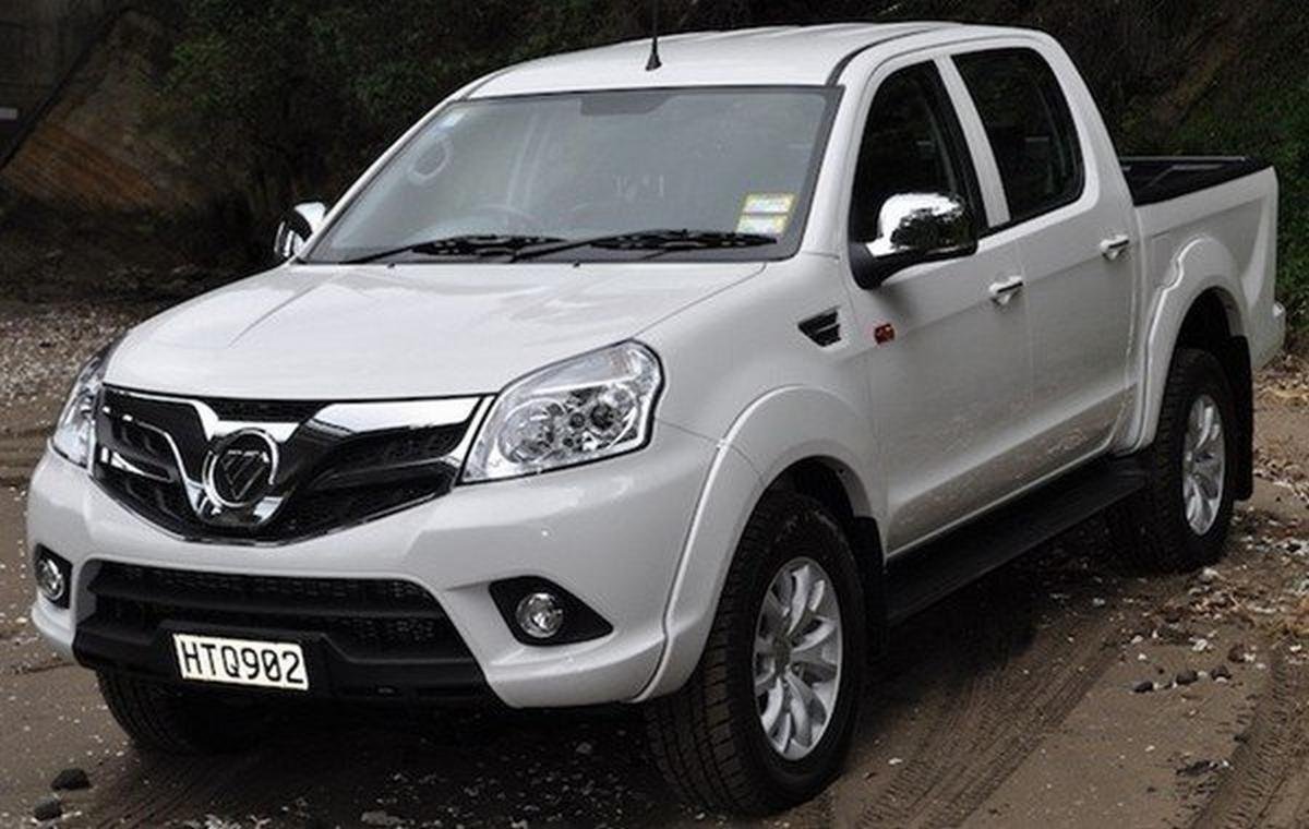 2014 Foton Tunland white front