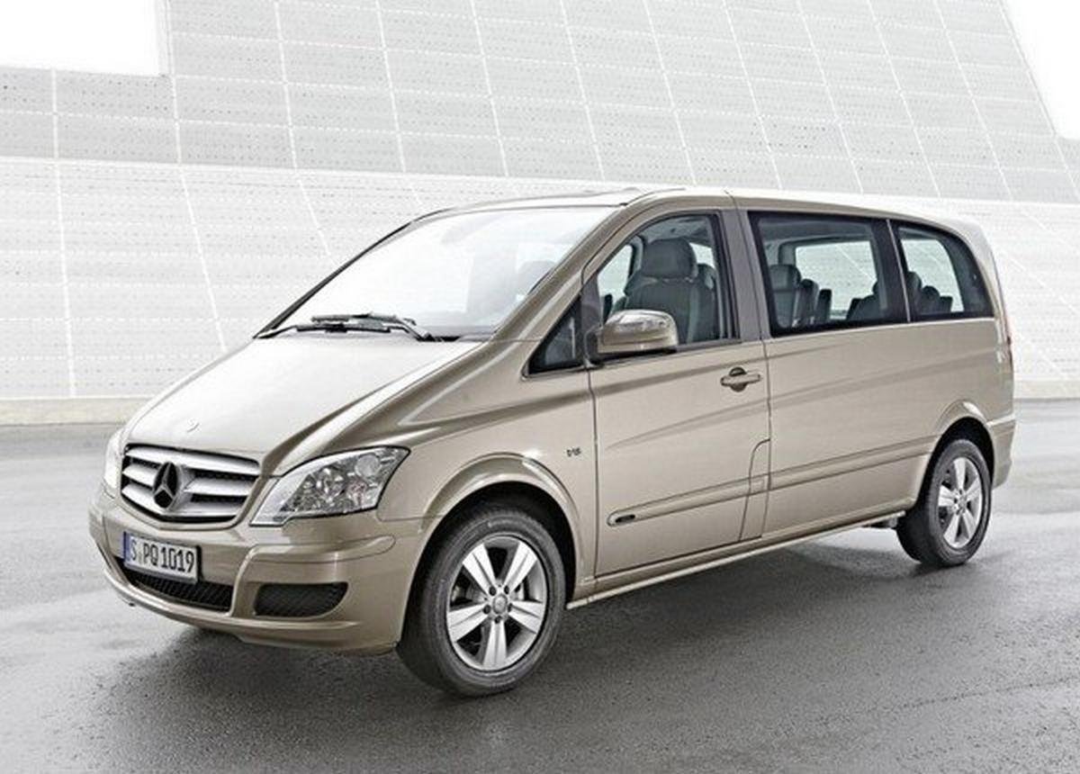 Mercedes Benz Viano silver angular right