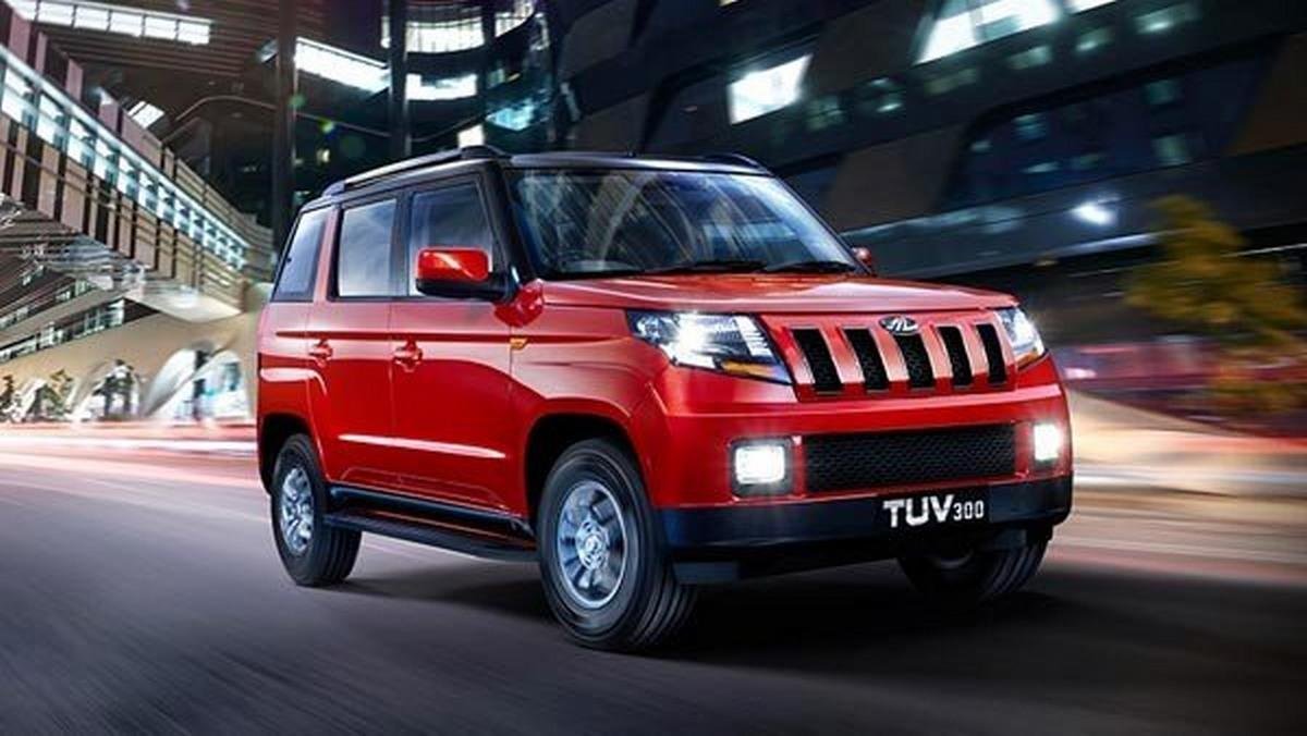 Mahindra TUV300 front look red color