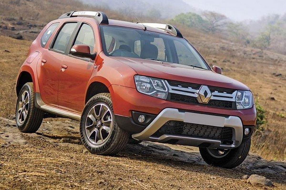 renault duster orange front angle