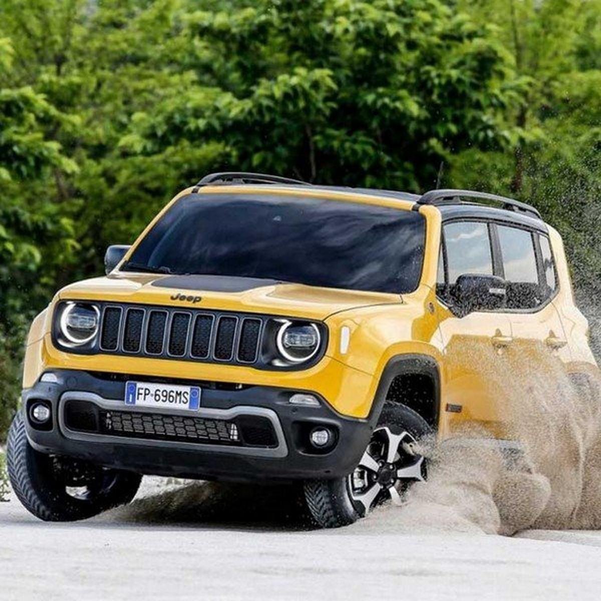 2019 Jeep Renegade on sand