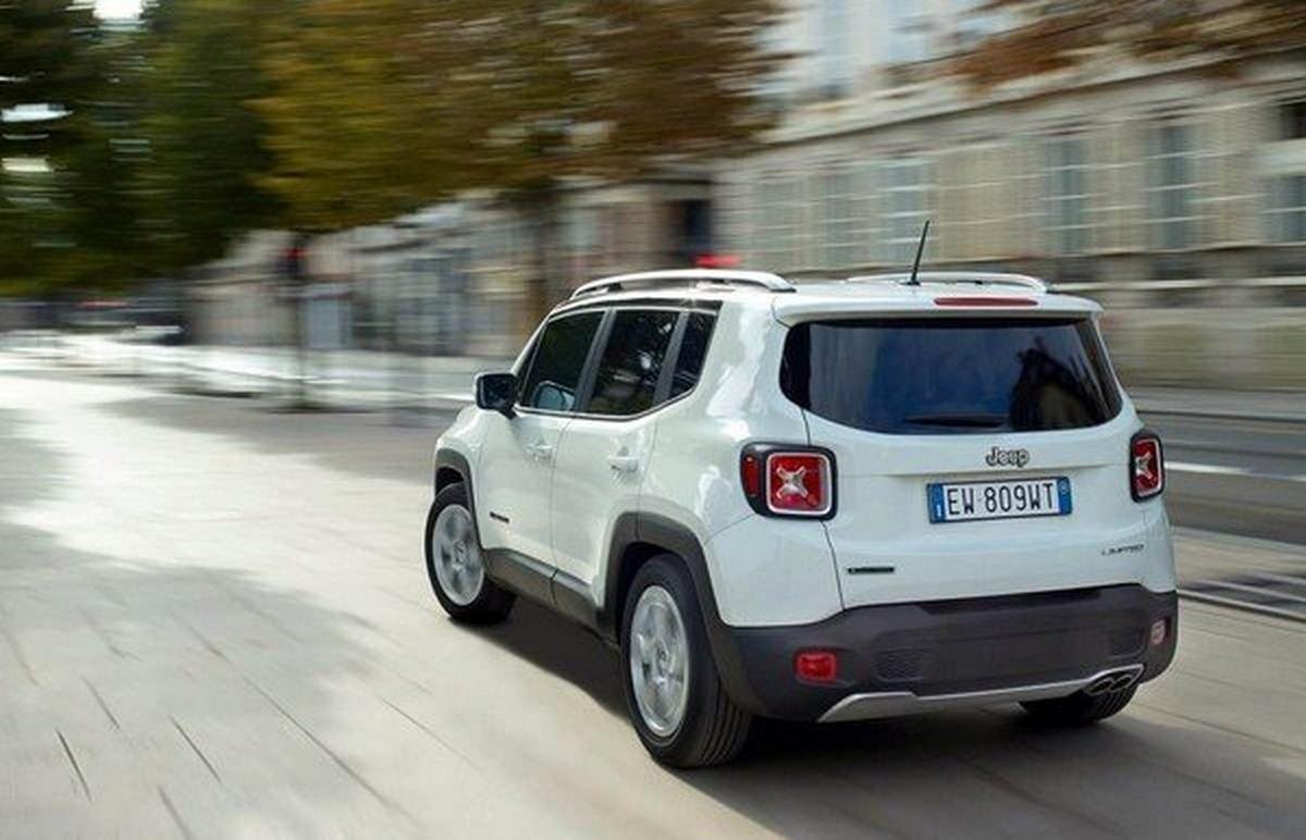 2019 Jeep Renegade white colour running 