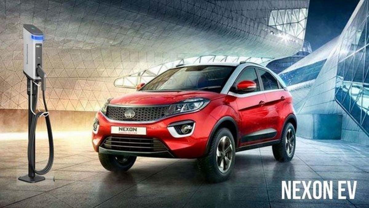 2020 tata nexon red front angle