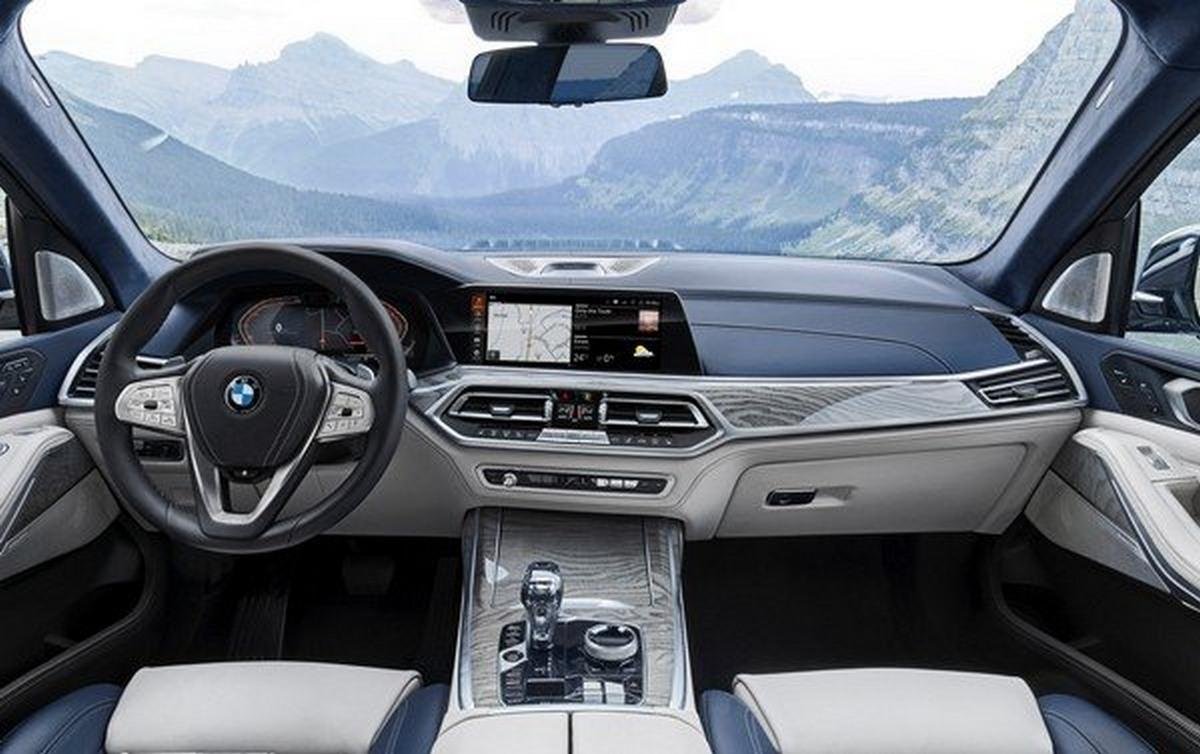 BMW X7 dashboard