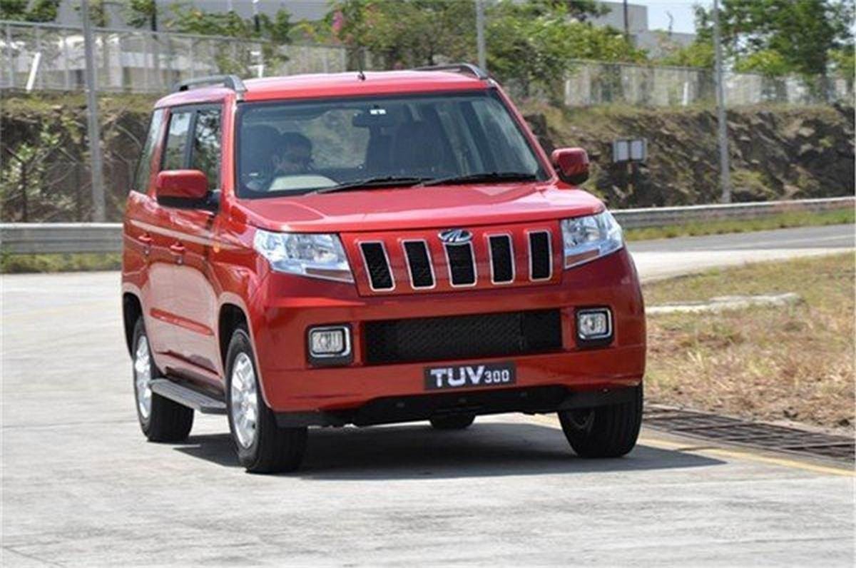 Mahindra TUV300 red front