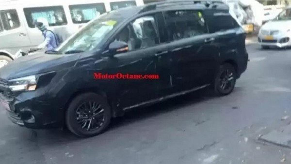 maruti ertiga cross spied angle