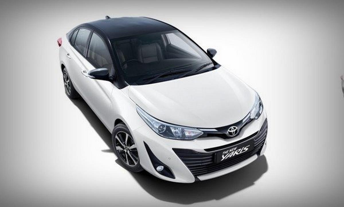 Toyota Yaris dual-tone black and white