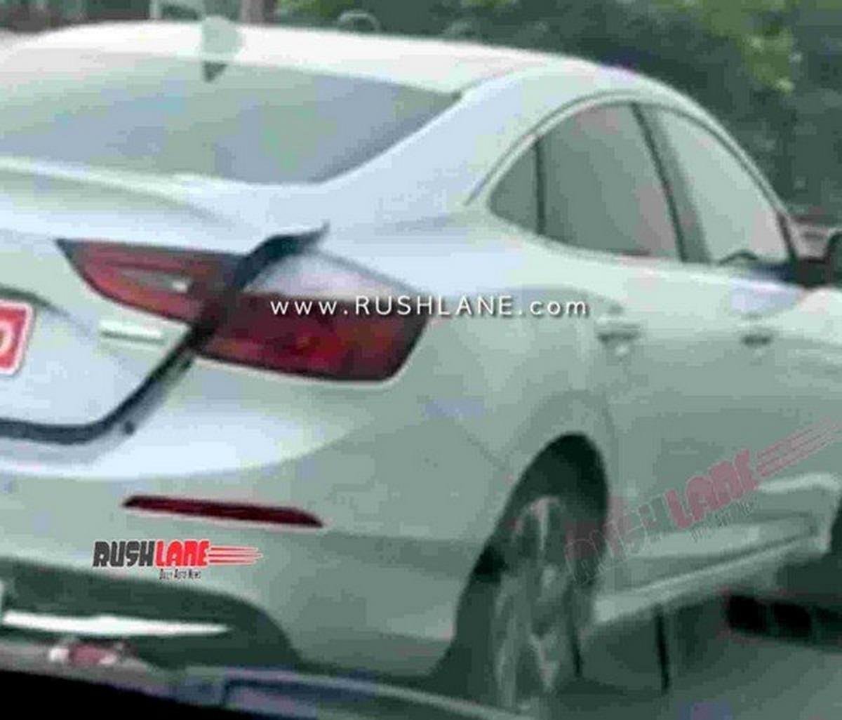 honda insight spied rear angle