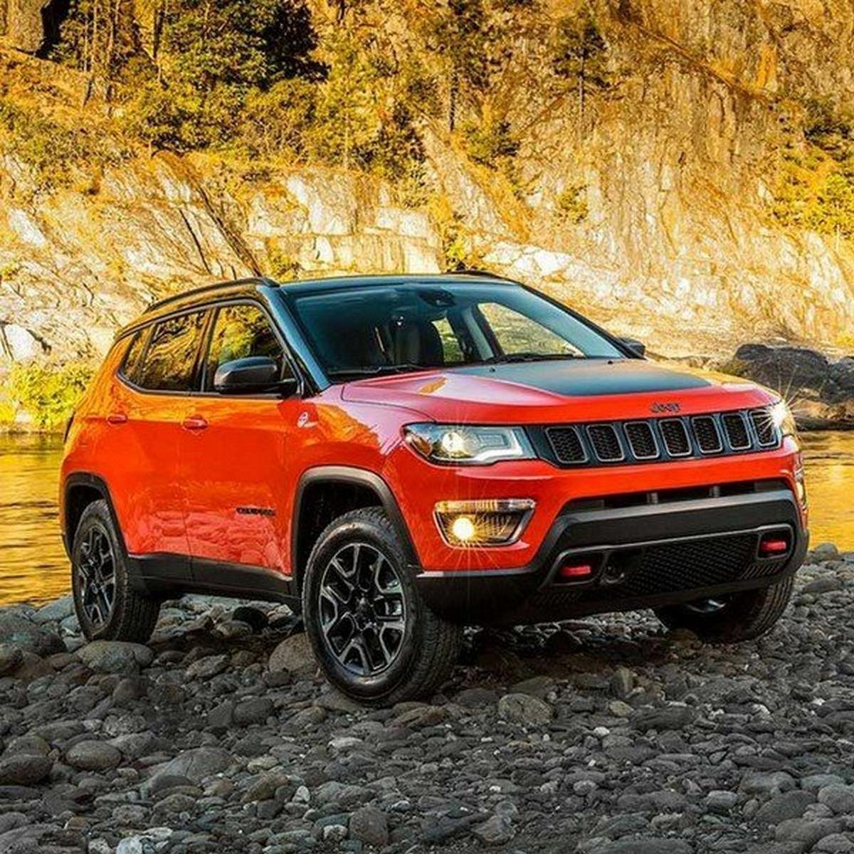 Jeep Compass Trailhawk, front angular look