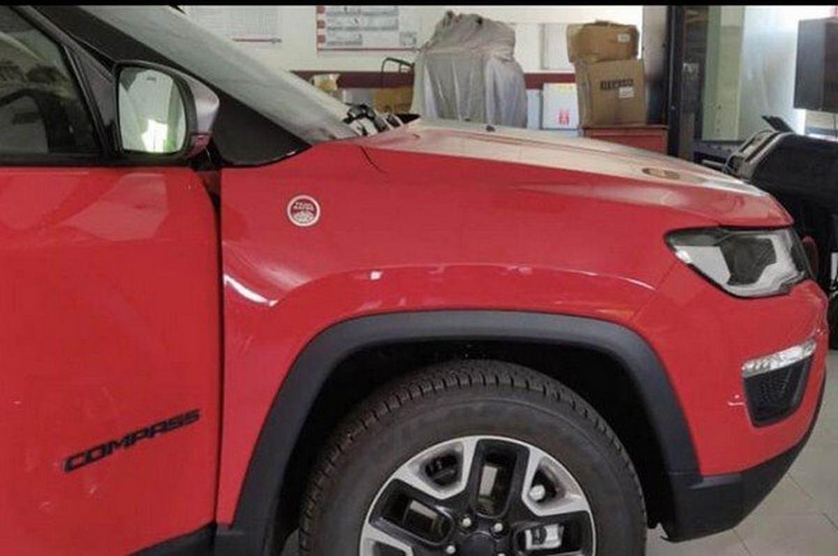 jeep compass trailhawk red wheel arche