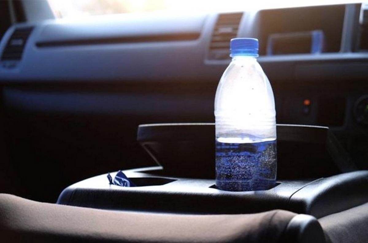 water-bottle-inside-car