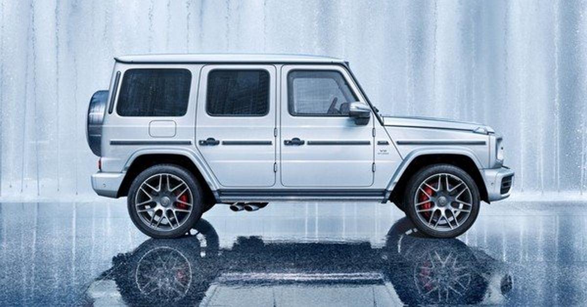 Mercedes-AMG G63 2018, White, Right Side