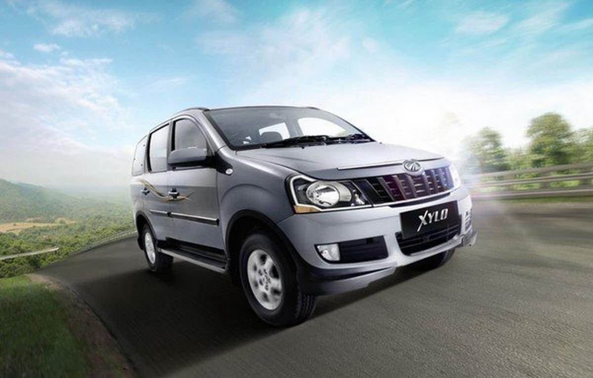 mahindra xylo silver front three quarters